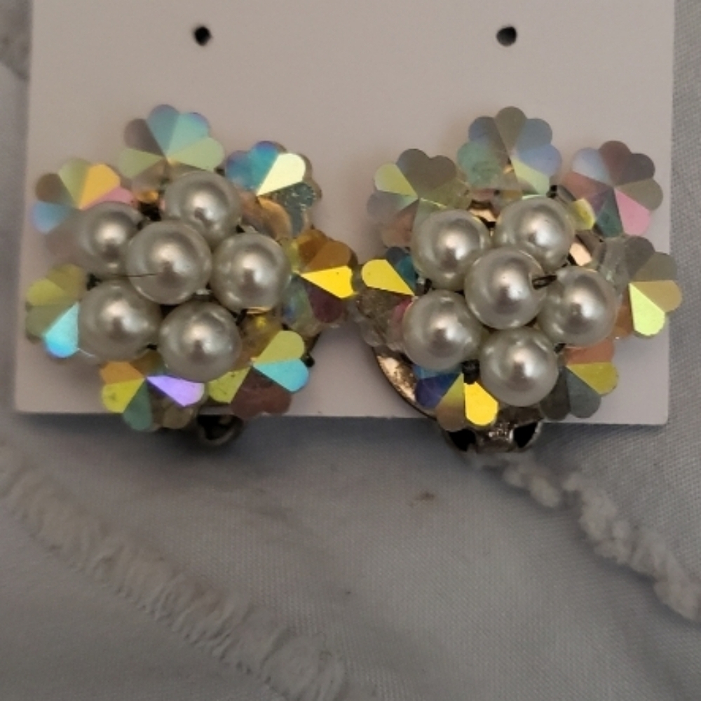 Chunky Aurora Borealis Iridescent Faux Pearl Cluster Earrings Vintage